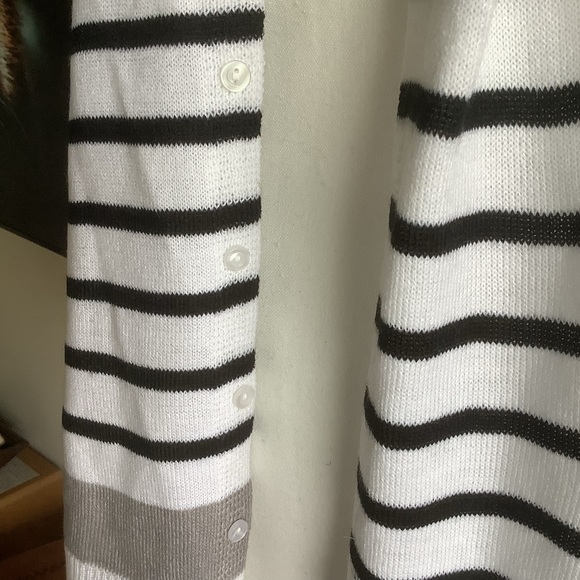 New Simply Noelle Striped Scarf/Wrap - Picture 6 of 10